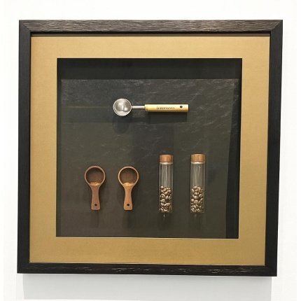 Coffee Scoop & Bean PS Pure Black Frame مغرفة قهوة وحبة قهوة بإطار أسود نقي