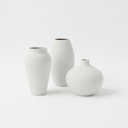 Vase Ceramic White مزهرية سيراميك بيضاء